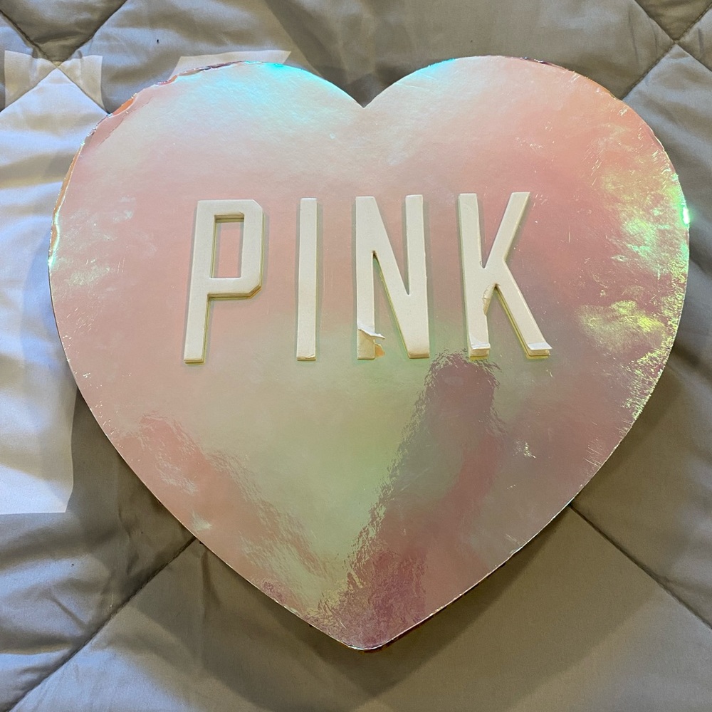 ✨ RARE PINK heart display ✨